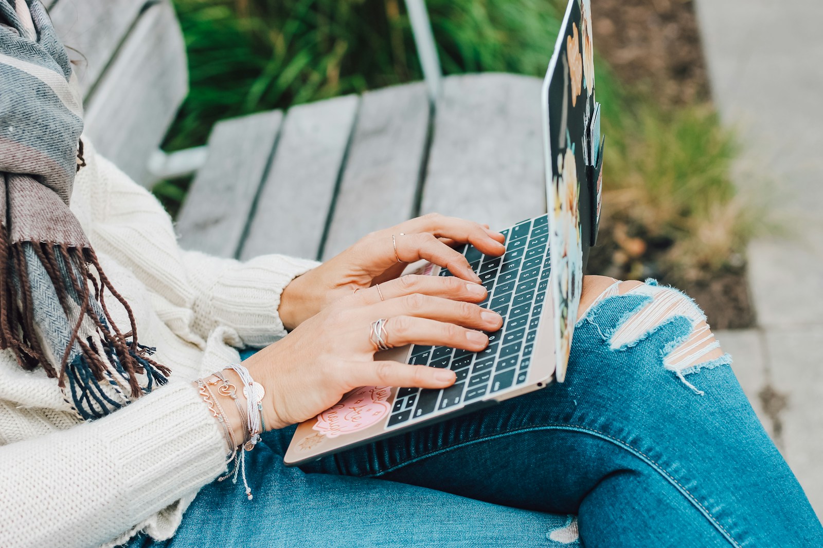 weworkremotely.com @ JobsFIND Remote JOBS